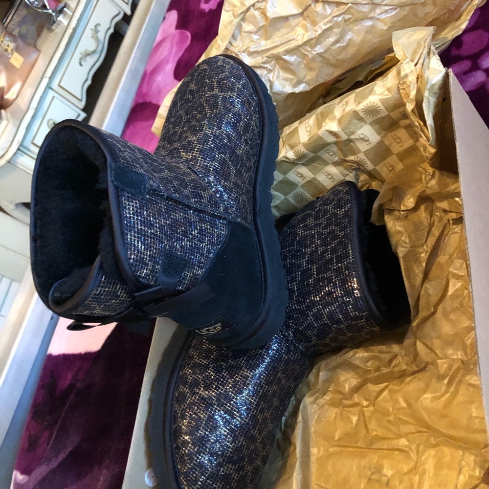 **UGG Boots** - Picture 6 of 8